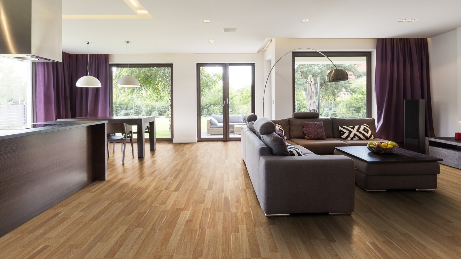 Piso Flotante Kronotex Dynamic - 8mm AC4 - ROBLE ACHAT - D2304 - Imagen 5