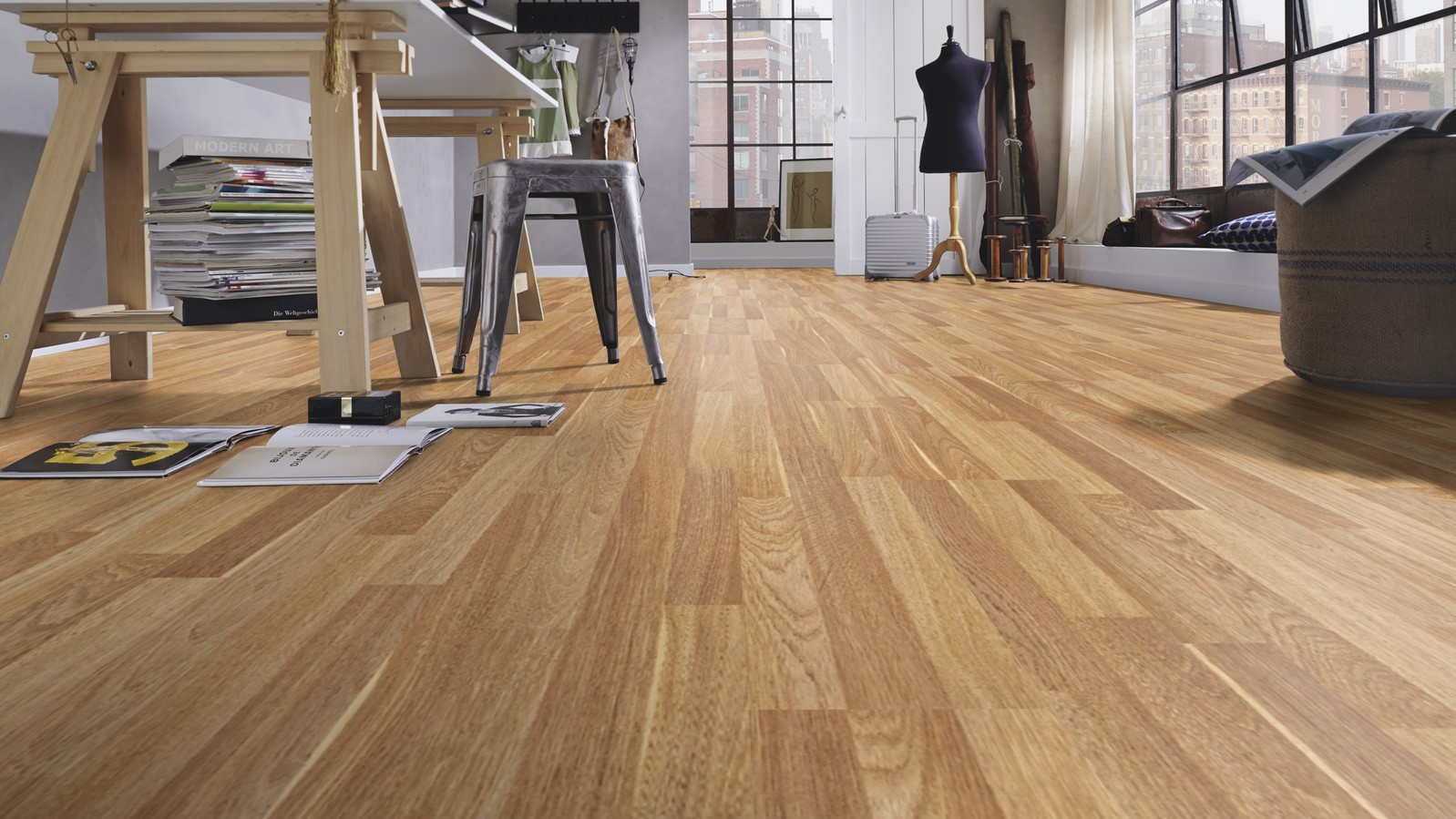 Piso Flotante Kronotex Dynamic - 8mm AC4 - ROBLE ACHAT - D2304 - Imagen 2