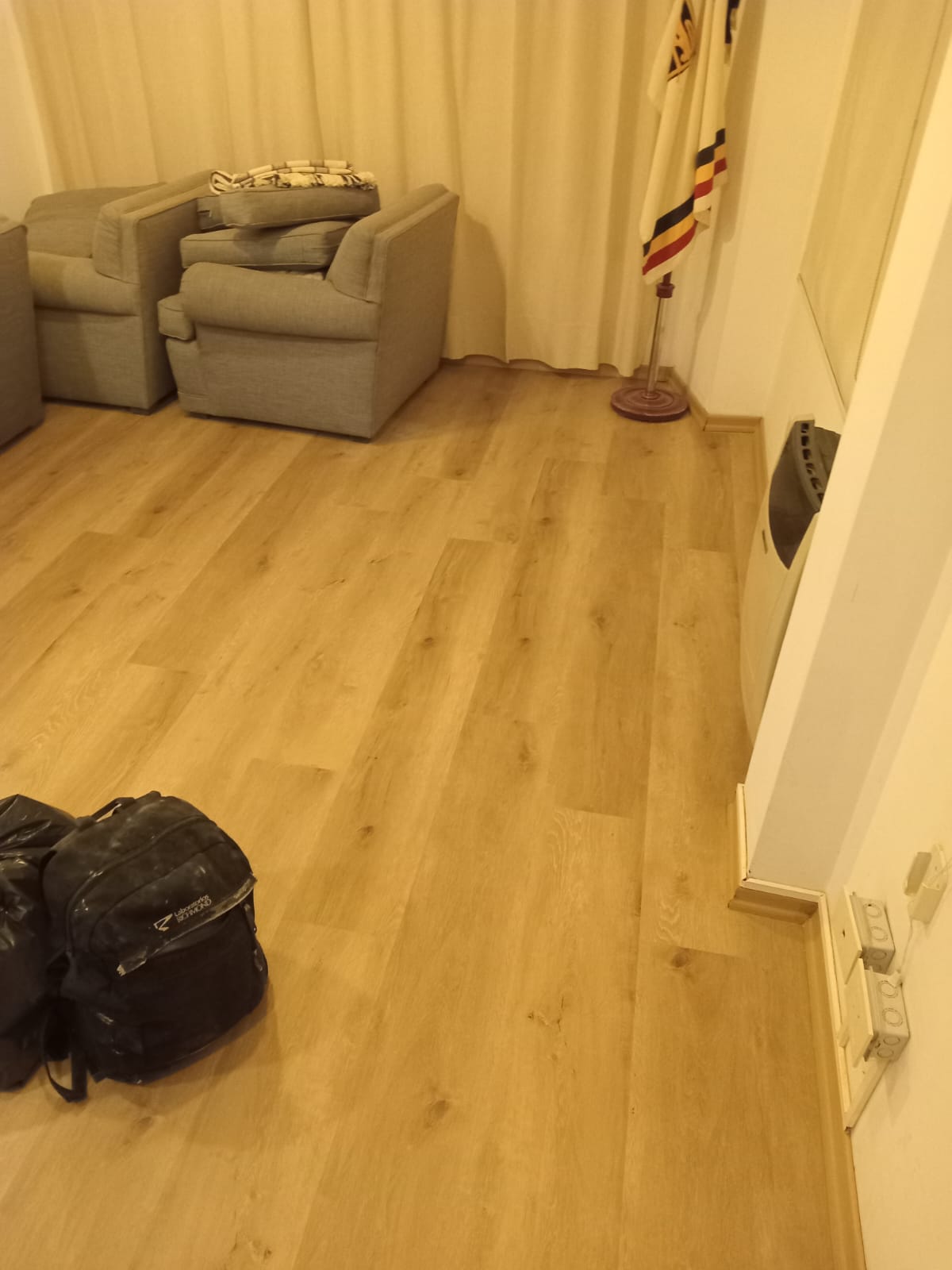 Piso Flotante Vinilico SPC Max Core ROYALE River Bend 9004 4mm/0.5 - Imagen 3