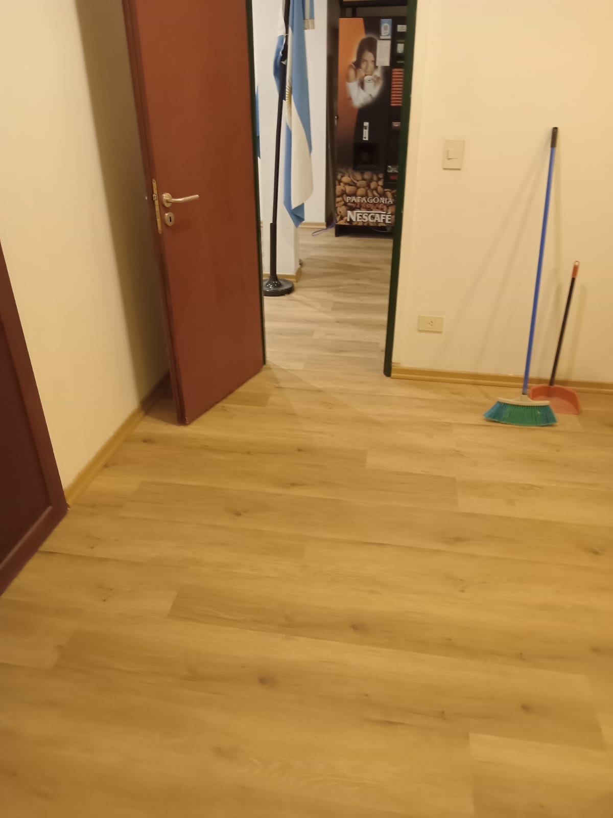 Piso Flotante Vinilico SPC Max Core ROYALE River Bend 9004 4mm/0.5 - Imagen 5