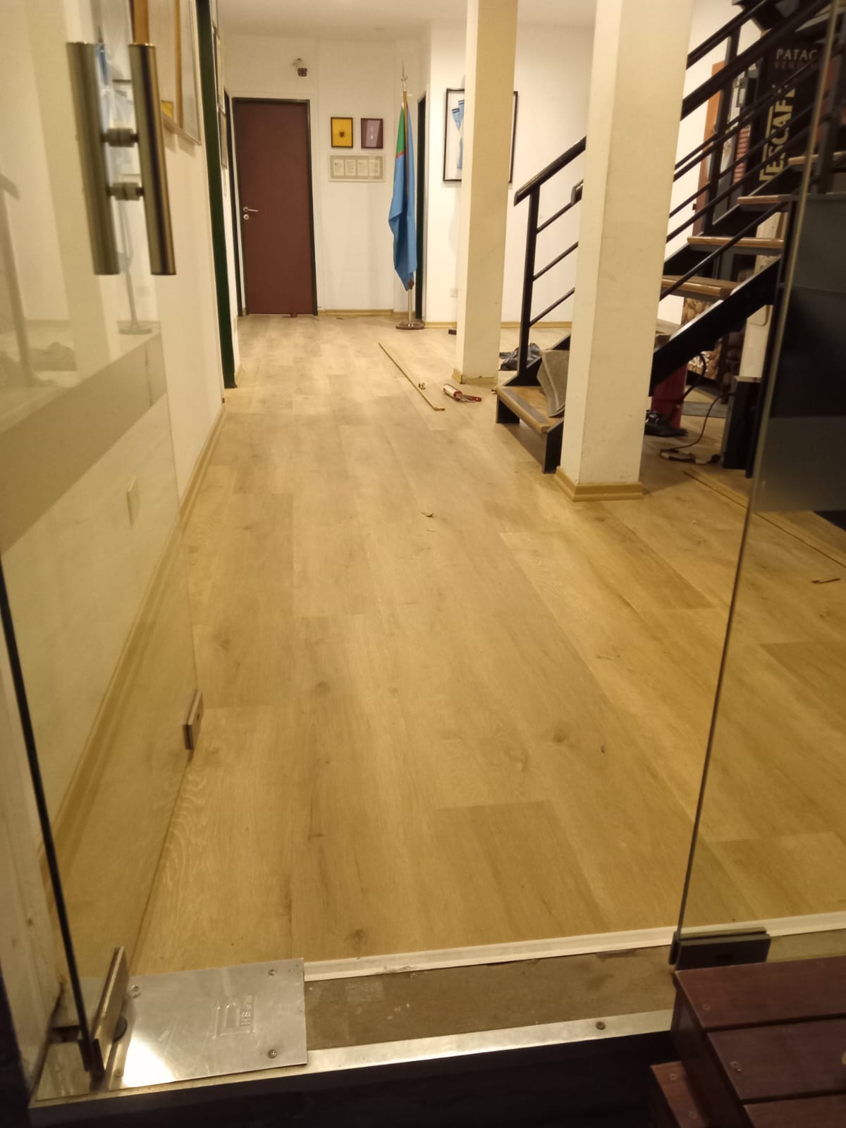 Piso Flotante Vinilico SPC Max Core ROYALE River Bend 9004 4mm/0.5 - Imagen 12