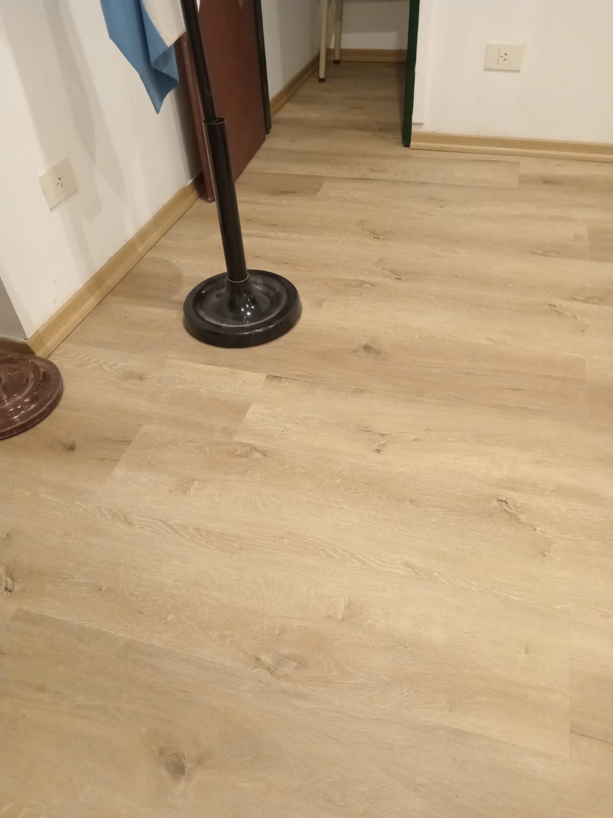 Piso Flotante Vinilico SPC Max Core ROYALE River Bend 9004 4mm/0.5 - Imagen 13