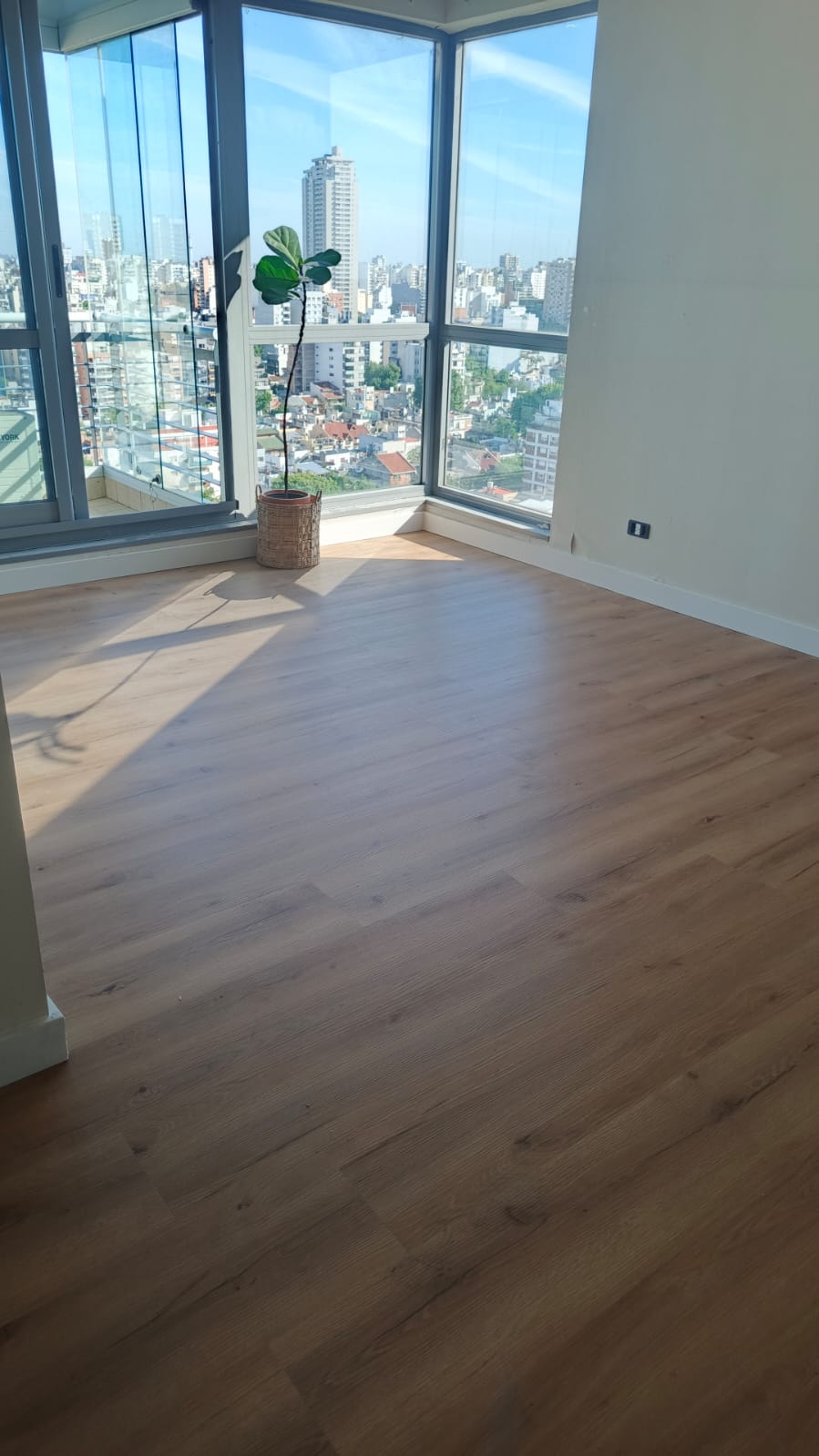 Piso Flotante Vinilico SPC Max Core ROYALE Mountain Crest 9002 4mm/0.5 - Imagen 2