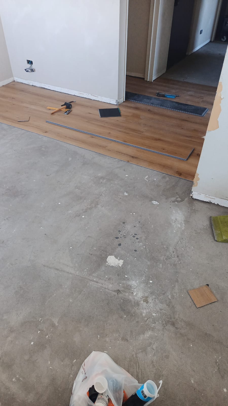 Piso Flotante Vinilico SPC Max Core ROYALE Mountain Crest 9002 4mm/0.5 - Imagen 12