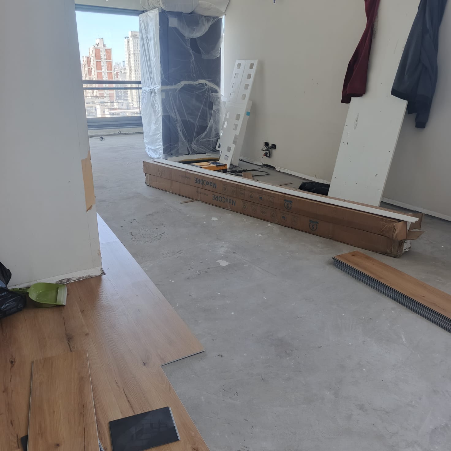 Piso Flotante Vinilico SPC Max Core ROYALE Mountain Crest 9002 4mm/0.5 - Imagen 13