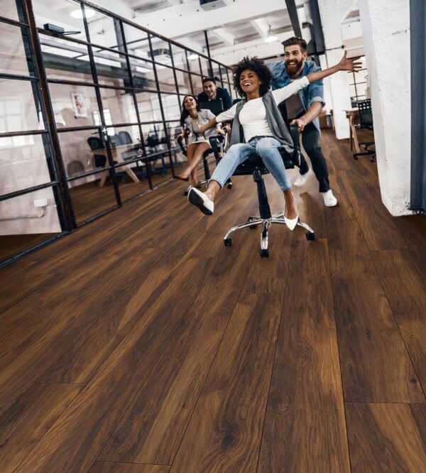 Piso Flotante Waterproof - BinylPro ORCA LONG 8mm/AC5 - 8mm/AC5 - 8156- Red River Hickory - Imagen 2