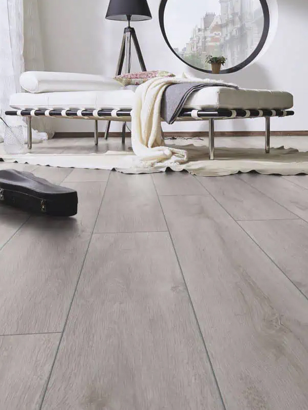 Piso Flotante Kronotex Smart - 7mm AC3 - GRAND OAK GREY - D4956
